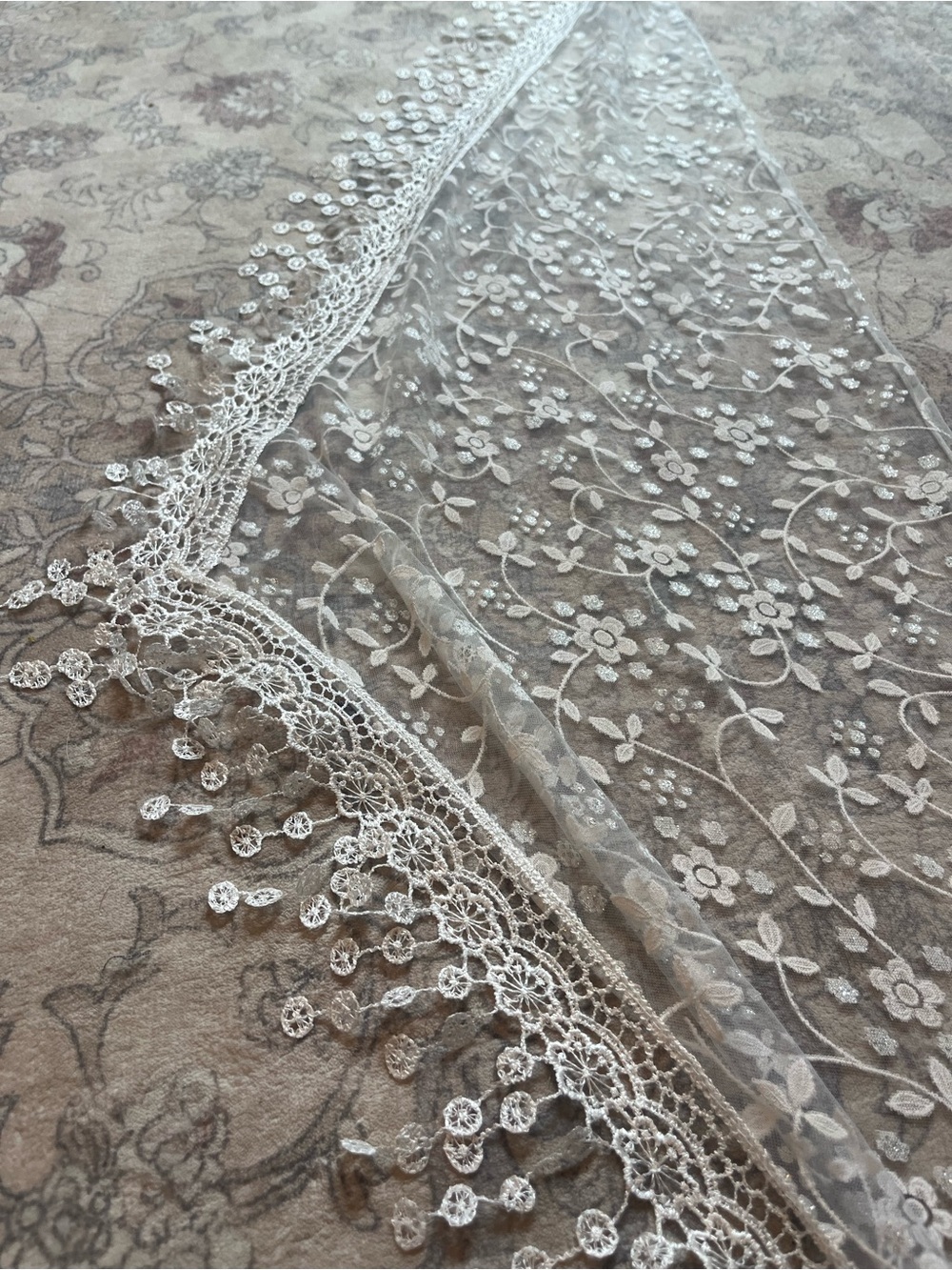 White Floral Catholic Chapel Veil - Triangle Mantilla